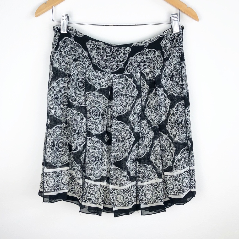 WHBM 100% Silk Skirt Pleated Black White Size 4